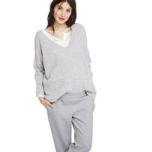 HATCH Cashmere & Wool The Easy V-Neck Sweater